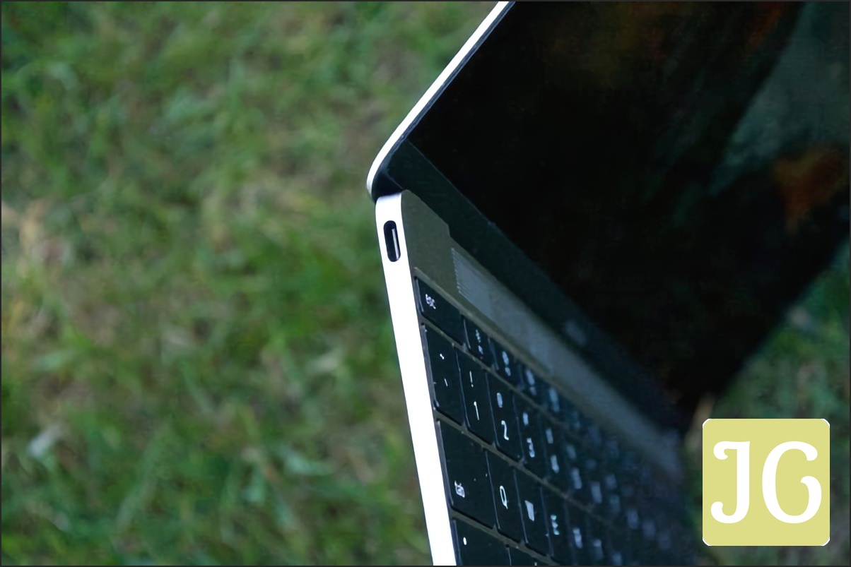 12-inch MacBook USB-C Port