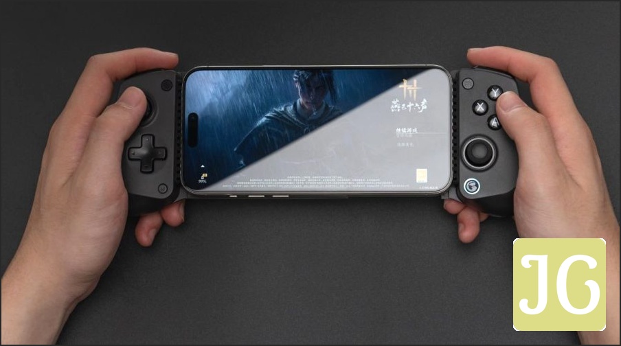 GameSir X5s being held by a gamer