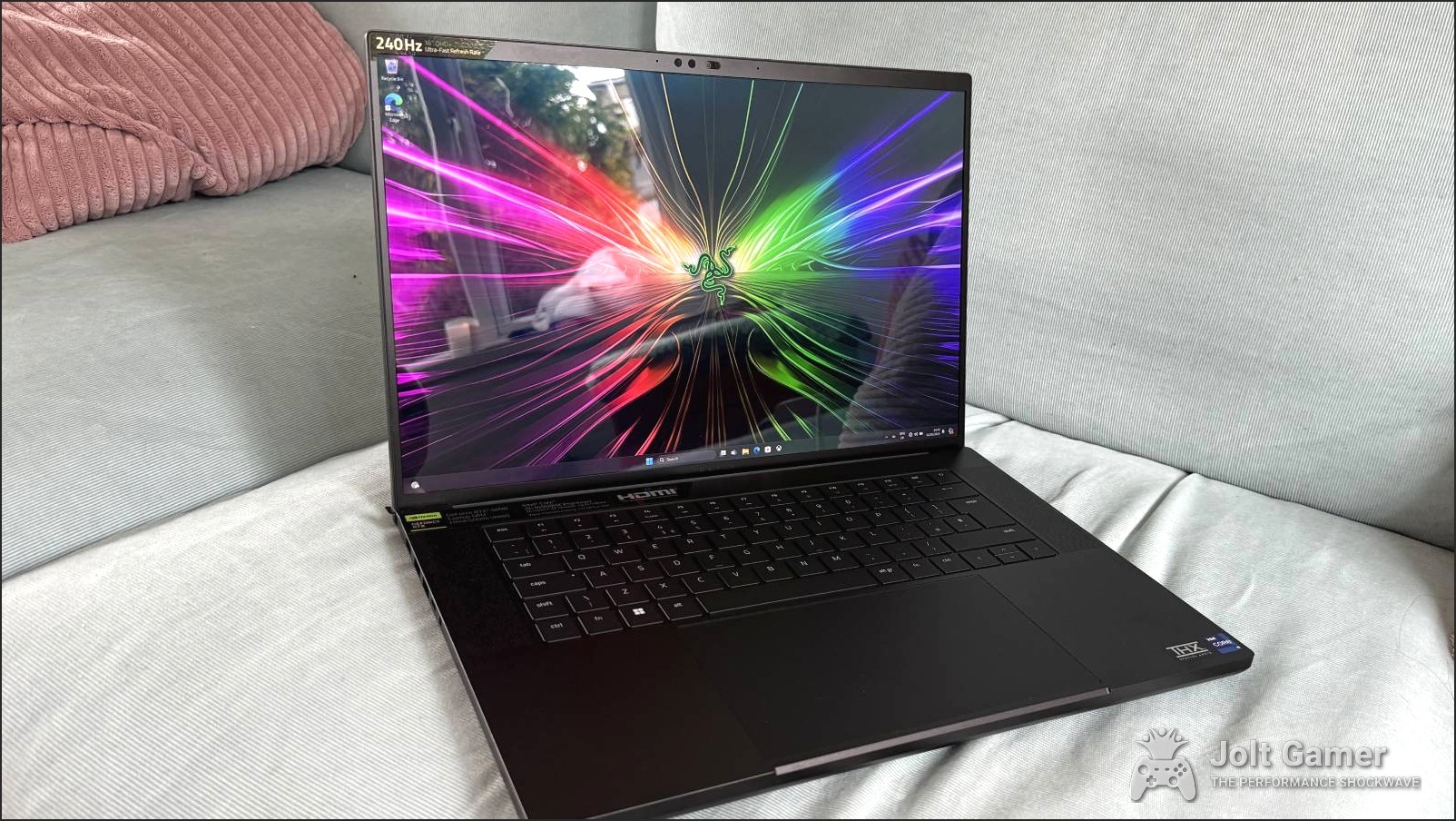 Razer Blade 16: The Ultimate Guide to Every Generation (2023-2025) - Power, Portability, and the AMD Shift